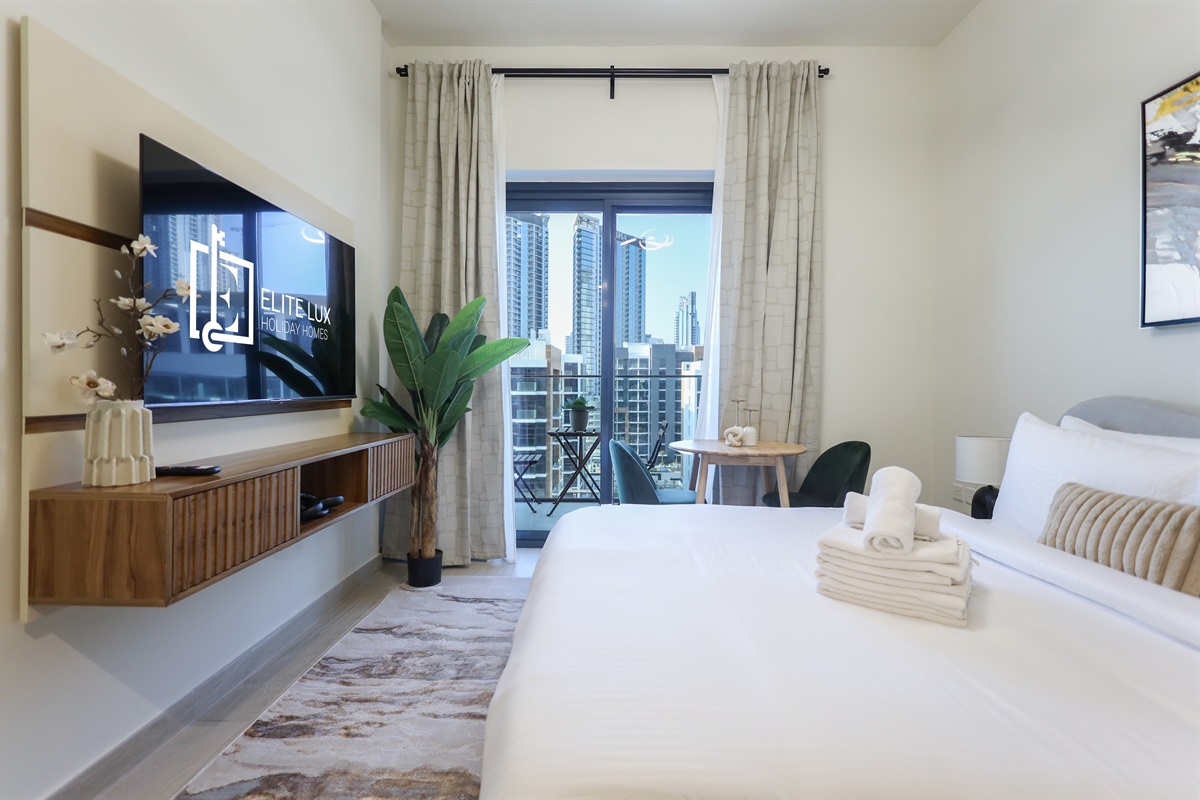 Contemporary Comfort – Studio in Azizi Riviera