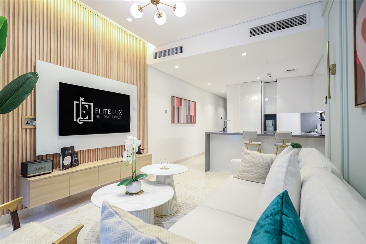 Elegant 2BR Suite in Business Bay, Dubai — photo 3