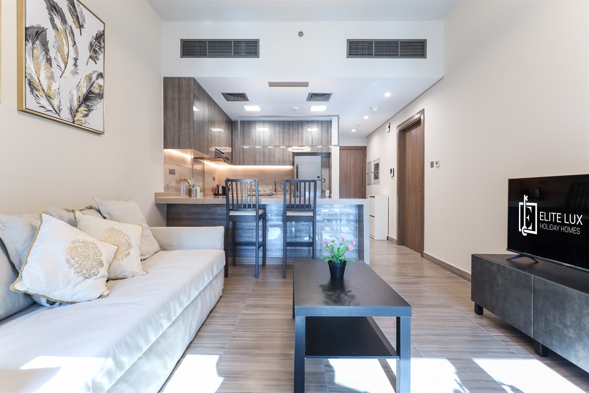 Stunning Lake View 1BHK Retreat in JLT, Dubai
