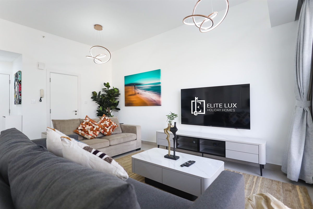 Beachside Haven Stylish 1 BHK in JBR Dubai — photo 2