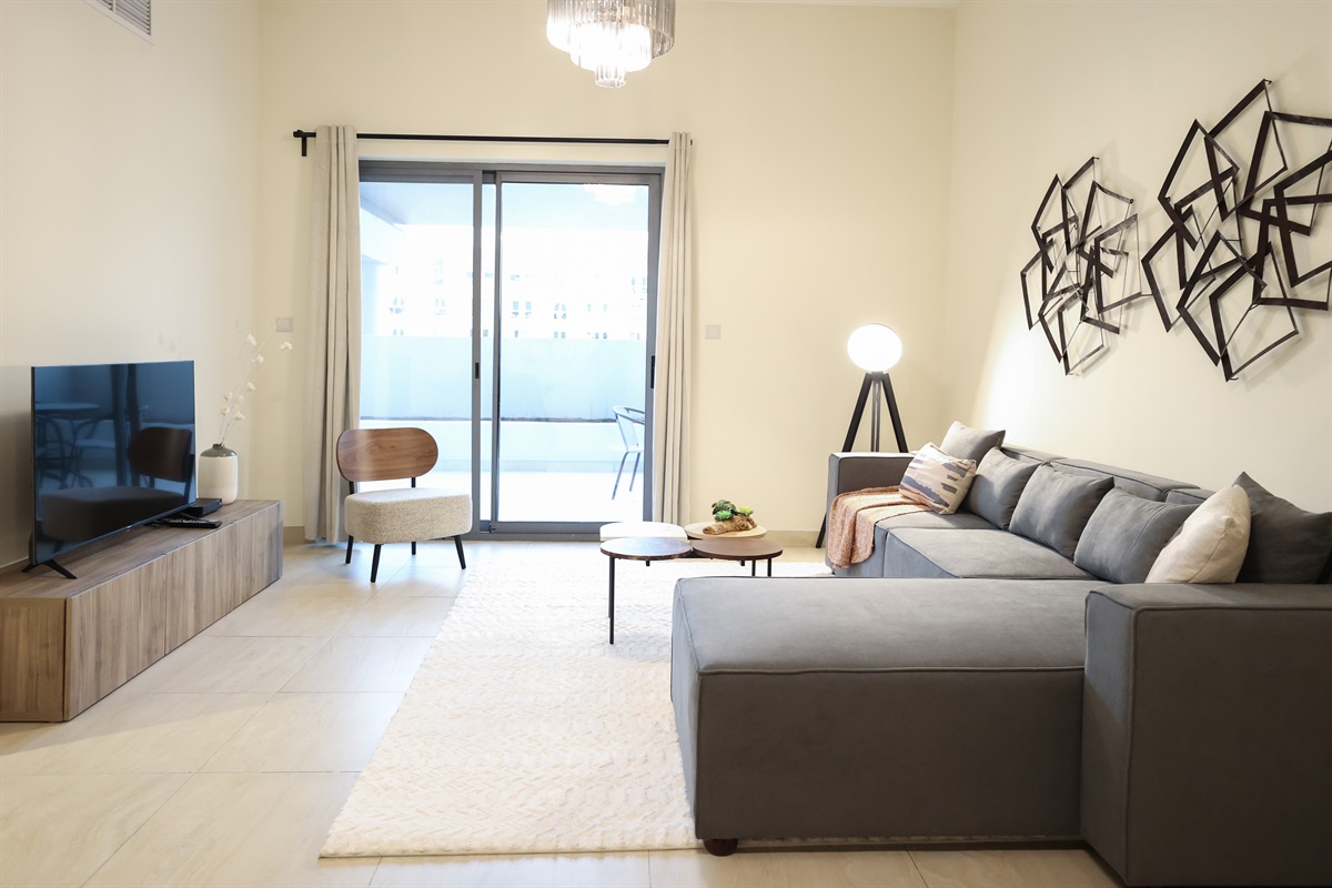 Spacious 1 BR Near Metro Station