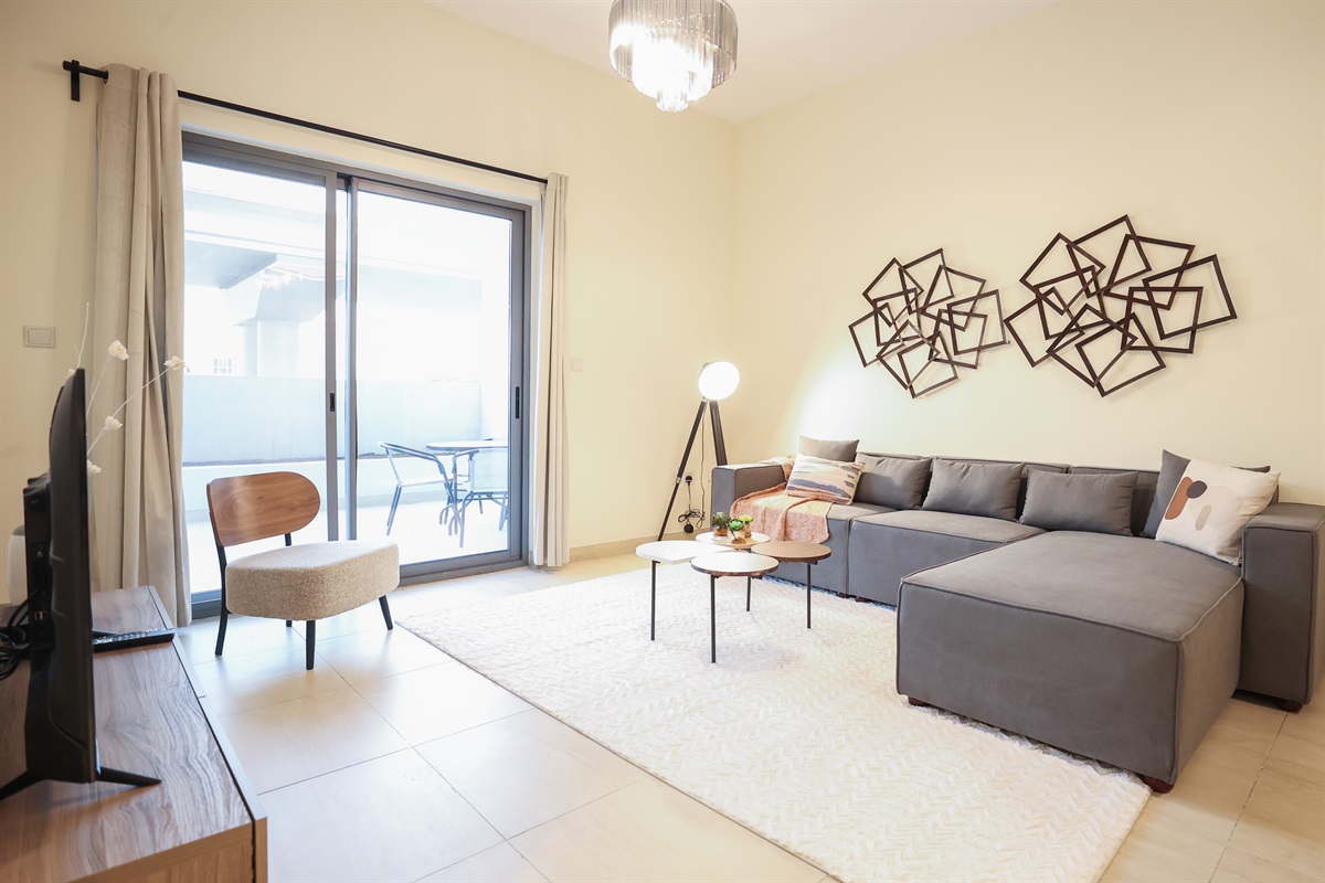 Spacious 1 BR Near Metro Station — photo 2
