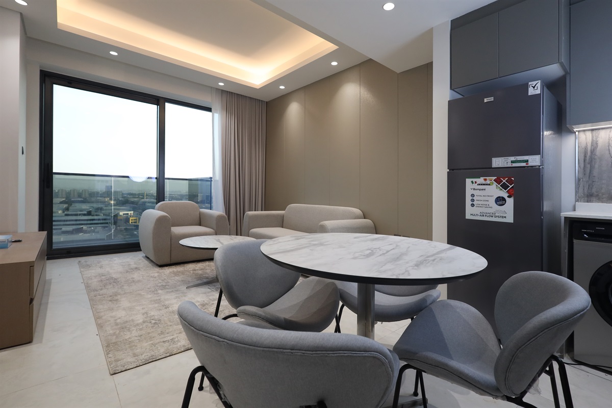 Sleek High-Floor Retreat in JVT — photo 5