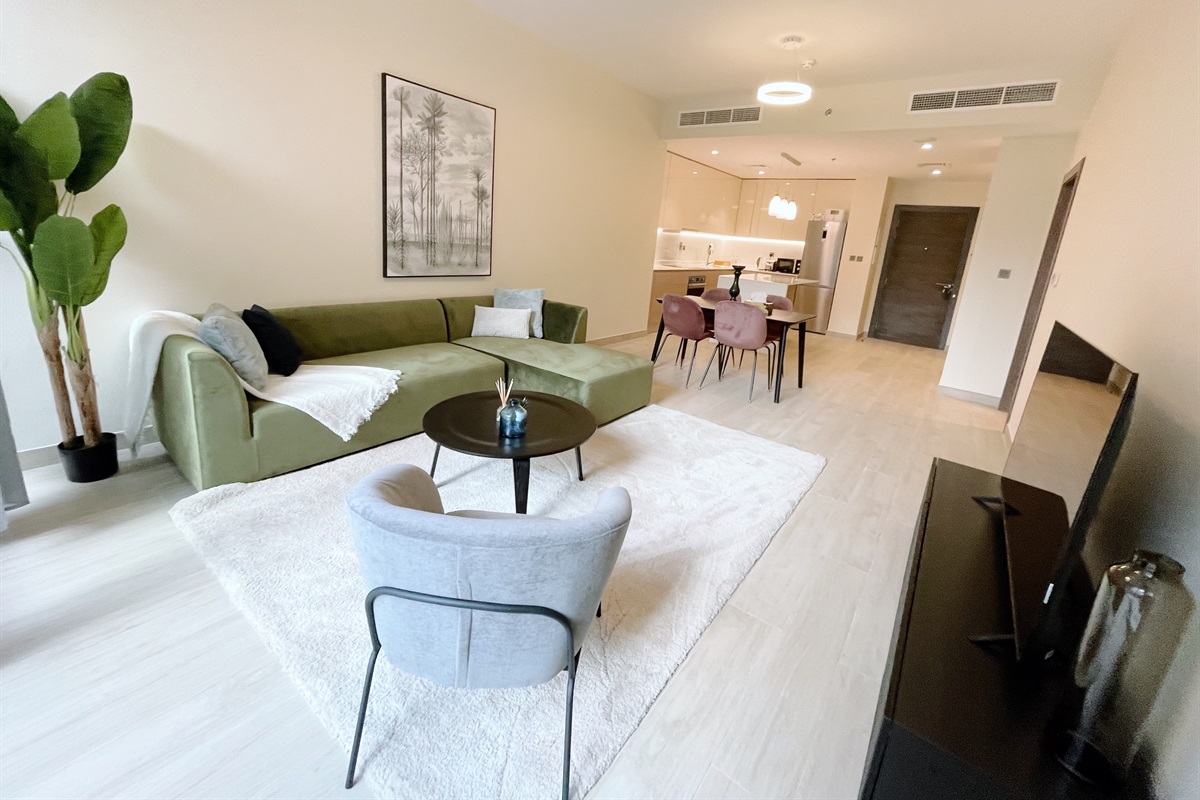 Enchanting 1BDR Apt w/ Direct Pool & Gym Access