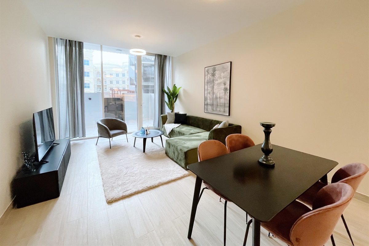 Enchanting 1BDR Apt w/ Direct Pool & Gym Access — photo 3