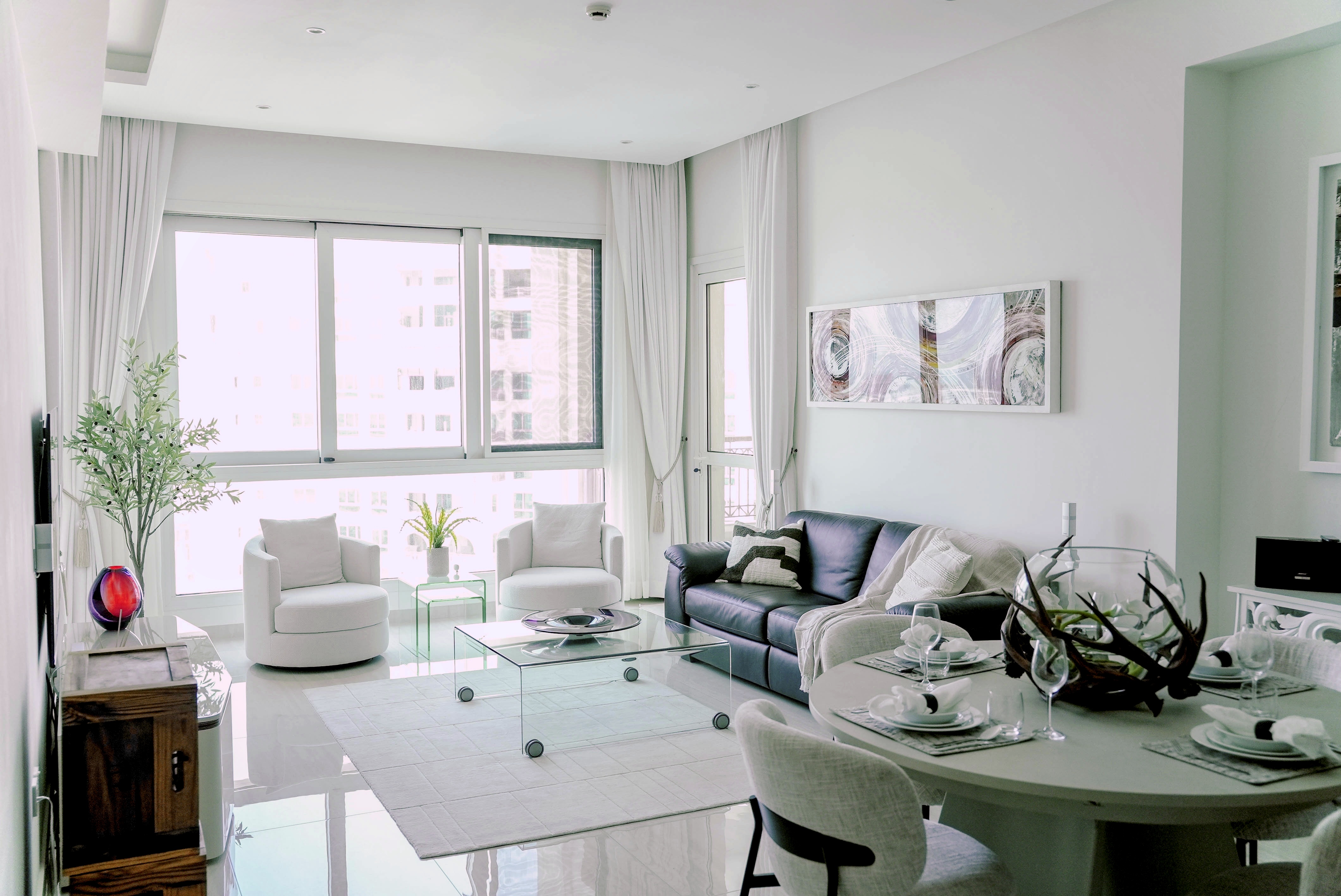 Sun-drenched open living — where Palm Jumeirah luxury feels like home
