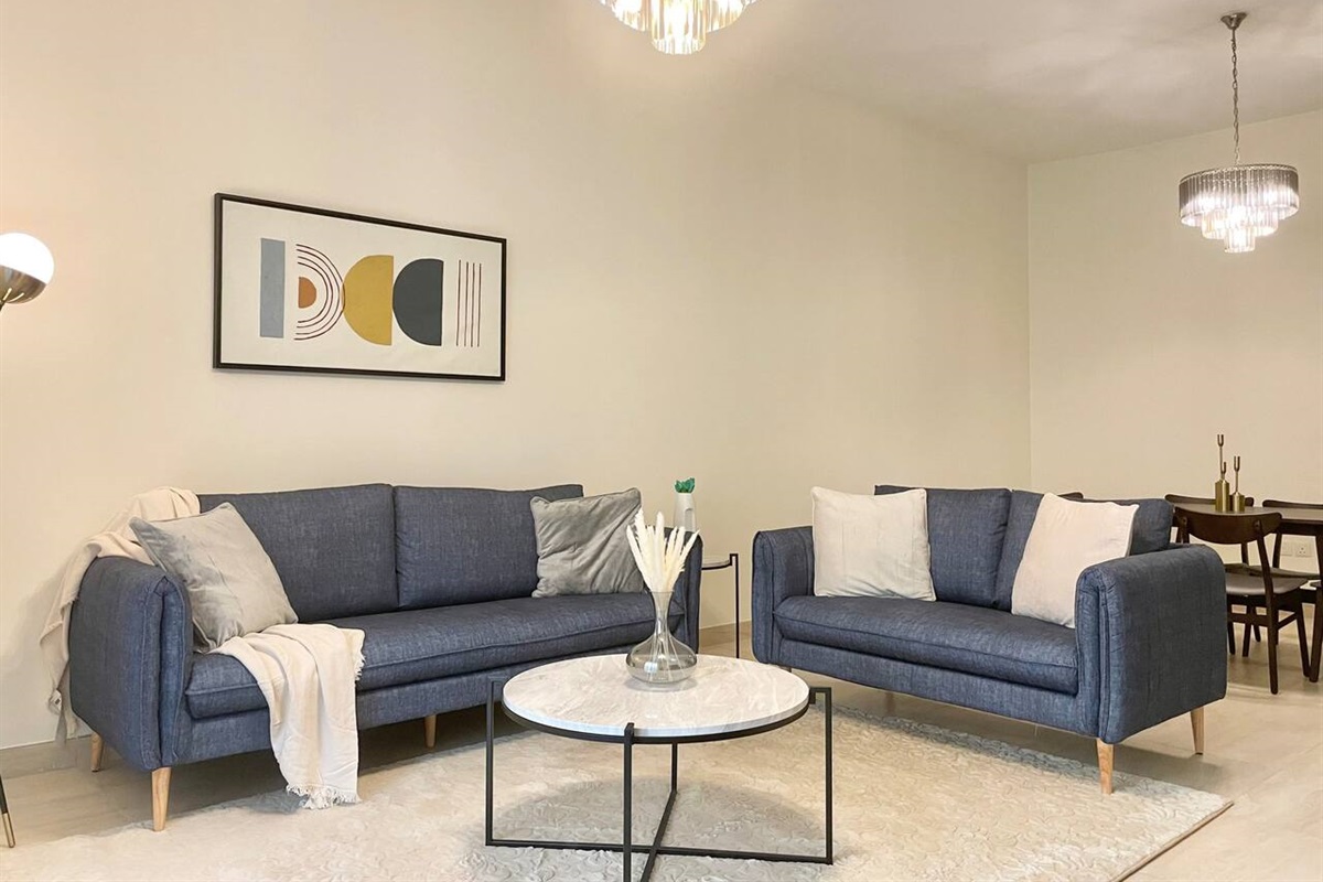 Spacious 2BR with Direct Metro Access — photo 3