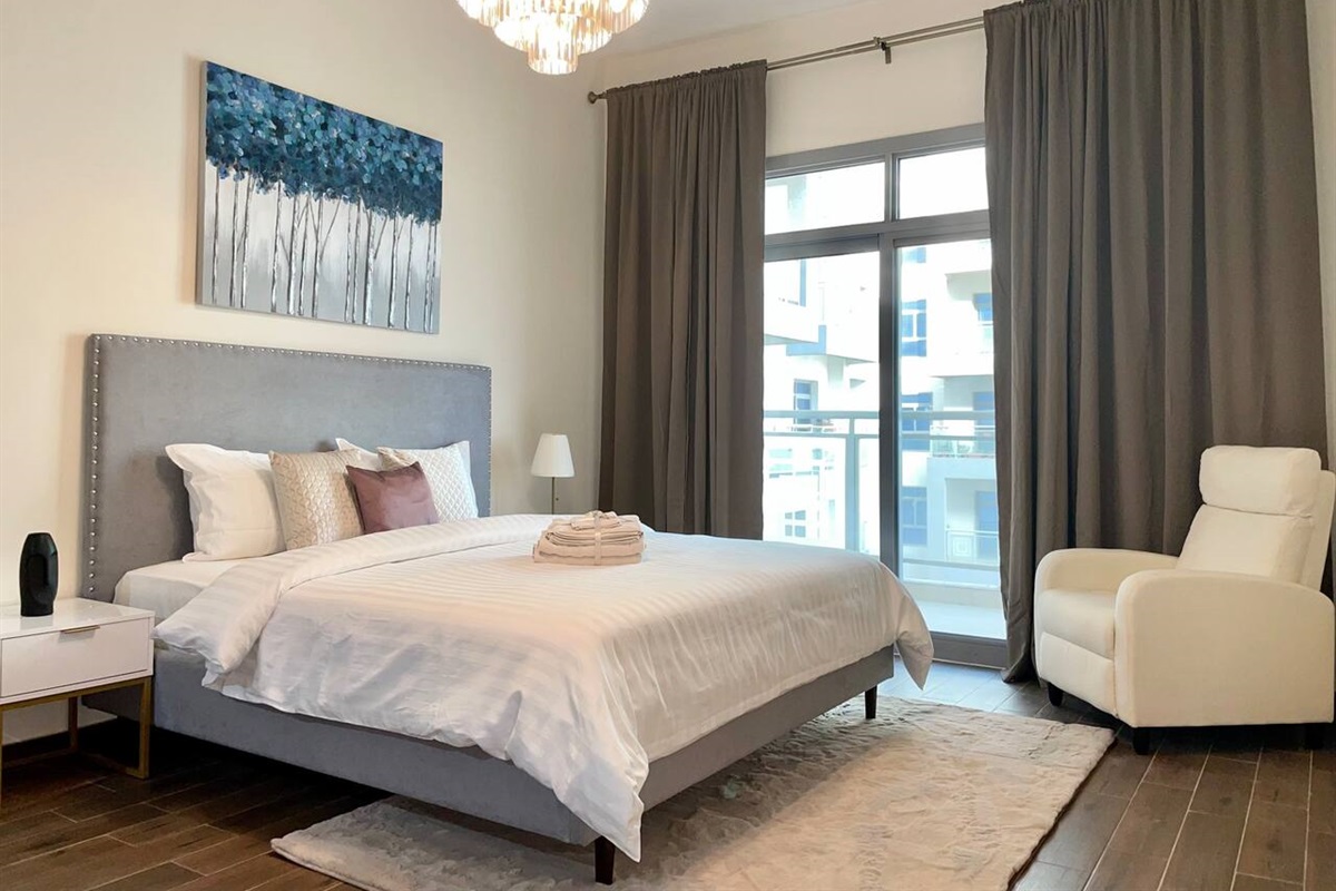 Spacious 2BR with Direct Metro Access — photo 5